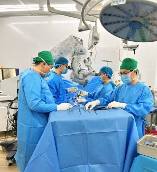 Bệnh viện Đa khoa Khánh Hòa: Ứng dụng thành công kỹ thuật phẫu thuật đặt ốc chân cung cố định cột sống cổ