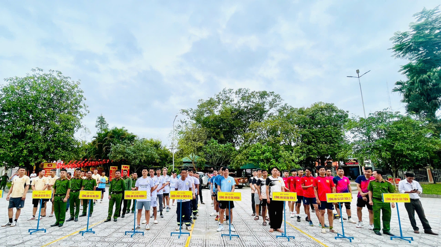 Sôi nổi khai mạc Giải bóng chuyền da nam lực lượng Công an nhân dân liên xã Cát Tiên – Đạ Tẻh – Đạ Huoai năm 2025 Sôi nổi khai mạc Giải bóng chuyền da nam lực lượng Công an nhân dân liên xã Cát Tiên – Đạ Tẻh – Đạ Huoai năm 2025