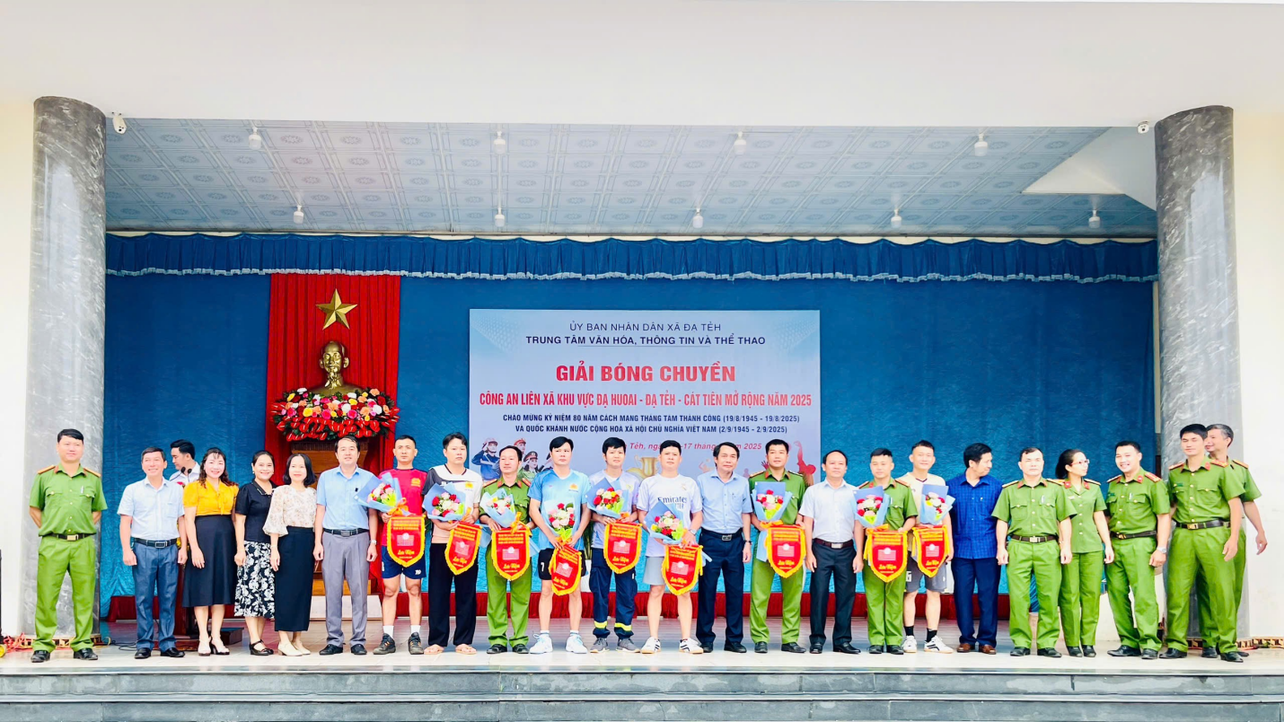 Sôi nổi khai mạc Giải bóng chuyền da nam lực lượng Công an nhân dân liên xã Cát Tiên – Đạ Tẻh – Đạ Huoai năm 2025 Sôi nổi khai mạc Giải bóng chuyền da nam lực lượng Công an nhân dân liên xã Cát Tiên – Đạ Tẻh – Đạ Huoai năm 2025