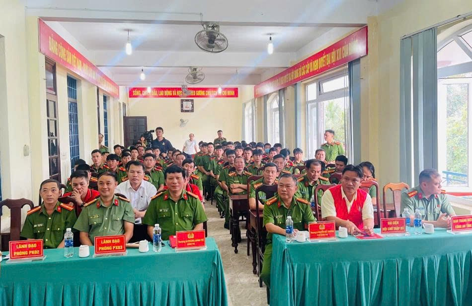 Quang cảnh buổi lễ Quang cảnh buổi lễ