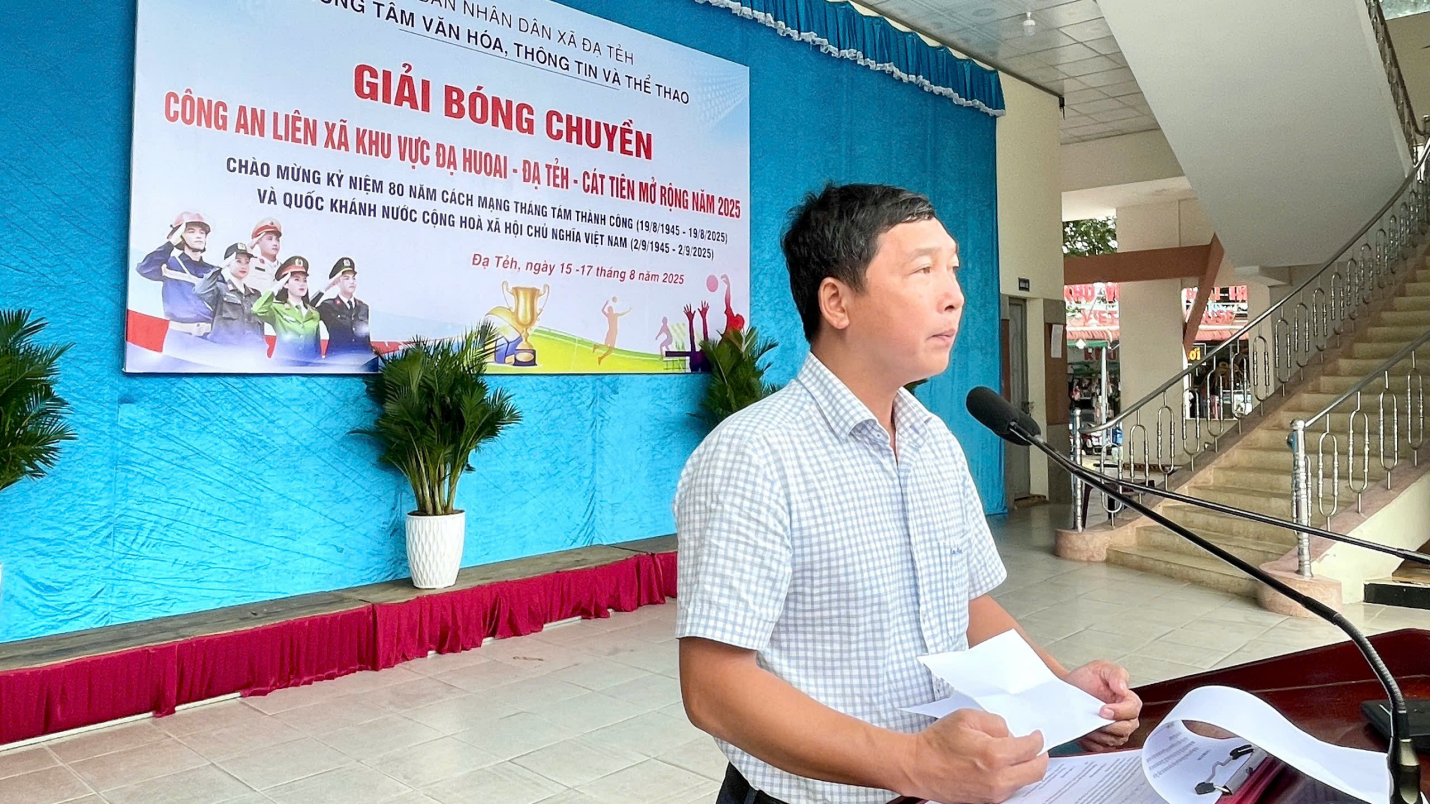 Sôi nổi khai mạc Giải bóng chuyền da nam lực lượng Công an nhân dân liên xã Cát Tiên – Đạ Tẻh – Đạ Huoai năm 2025 Sôi nổi khai mạc Giải bóng chuyền da nam lực lượng Công an nhân dân liên xã Cát Tiên – Đạ Tẻh – Đạ Huoai năm 2025