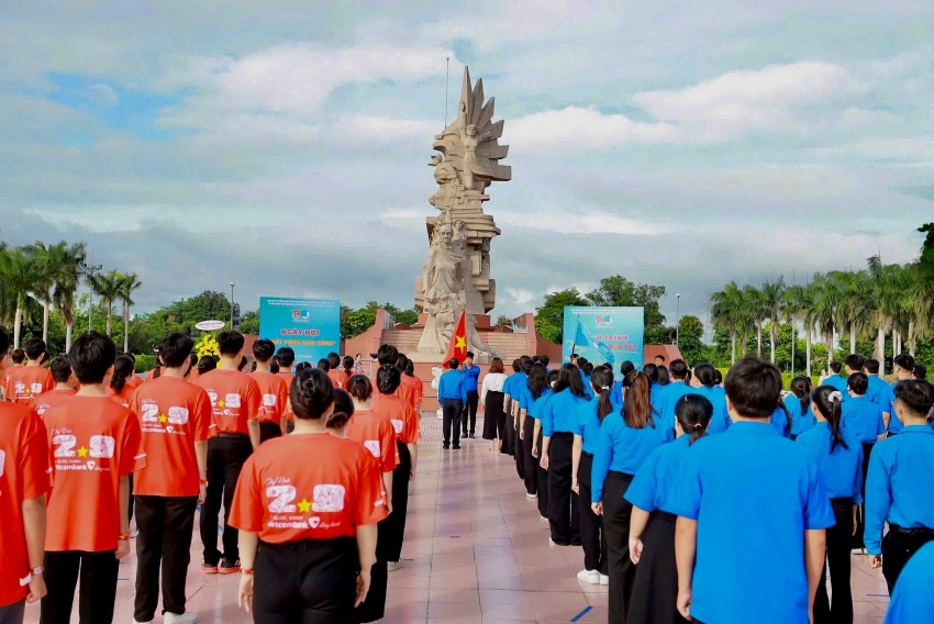 Lễ chào cờ “Tôi yêu Tổ quốc tôi” trên mọi miền toàn quốc