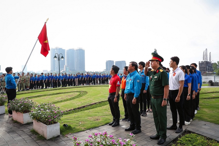 Lễ chào cờ “Tôi yêu Tổ quốc tôi” trên mọi miền toàn quốc