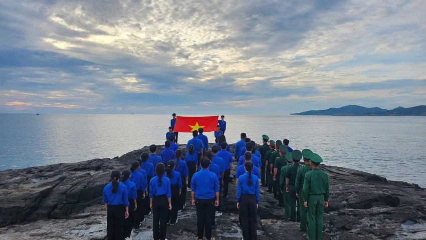 Lễ chào cờ “Tôi yêu Tổ quốc tôi” trên mọi miền toàn quốc