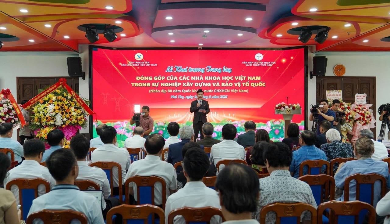 Tôn vinh những đóng góp to lớn của giới trí thức Việt Nam qua 80 năm xây dựng và bảo vệ Tổ quốc Tôn vinh những đóng góp to lớn của giới trí thức Việt Nam qua 80 năm xây dựng và bảo vệ Tổ quốc