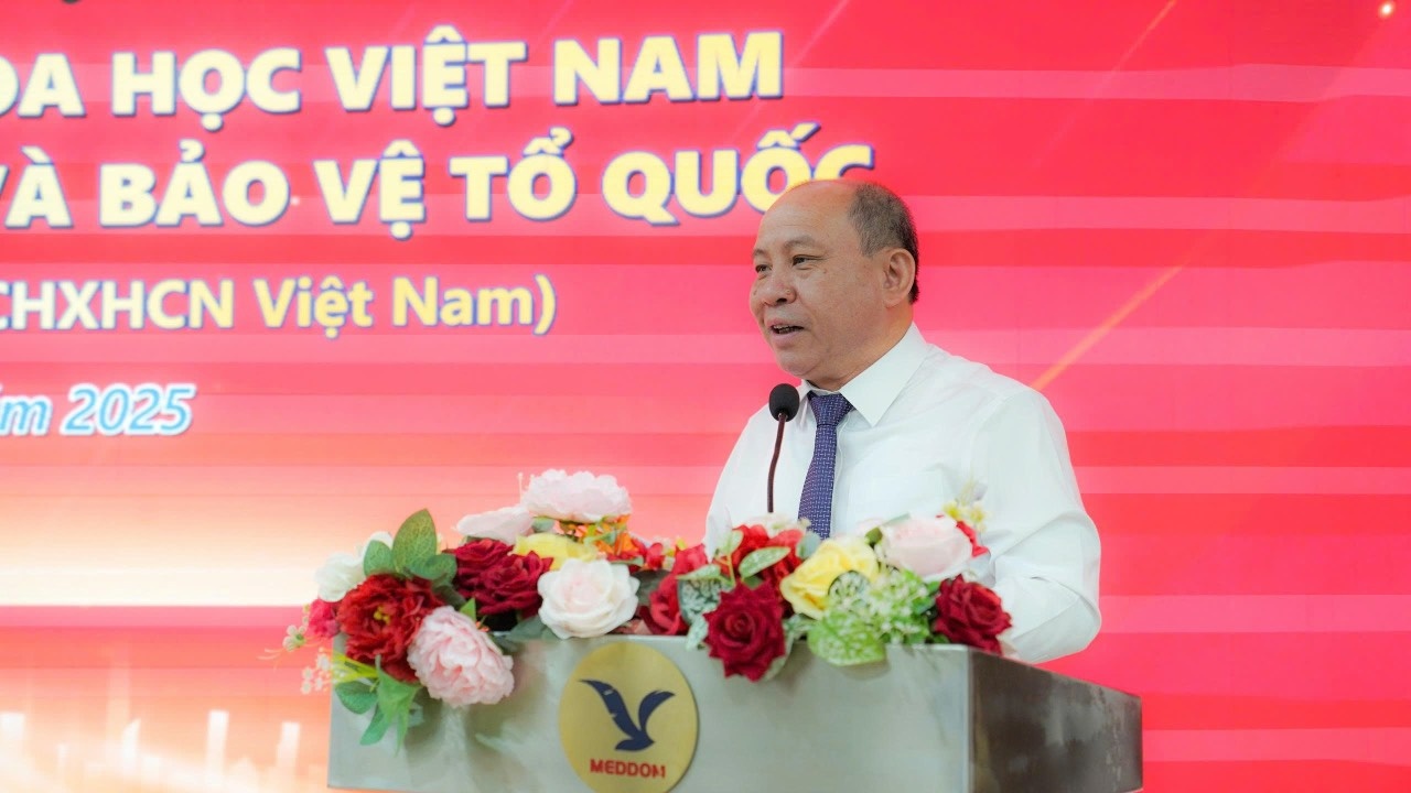 Tôn vinh những đóng góp to lớn của giới trí thức Việt Nam qua 80 năm xây dựng và bảo vệ Tổ quốc Tôn vinh những đóng góp to lớn của giới trí thức Việt Nam qua 80 năm xây dựng và bảo vệ Tổ quốc