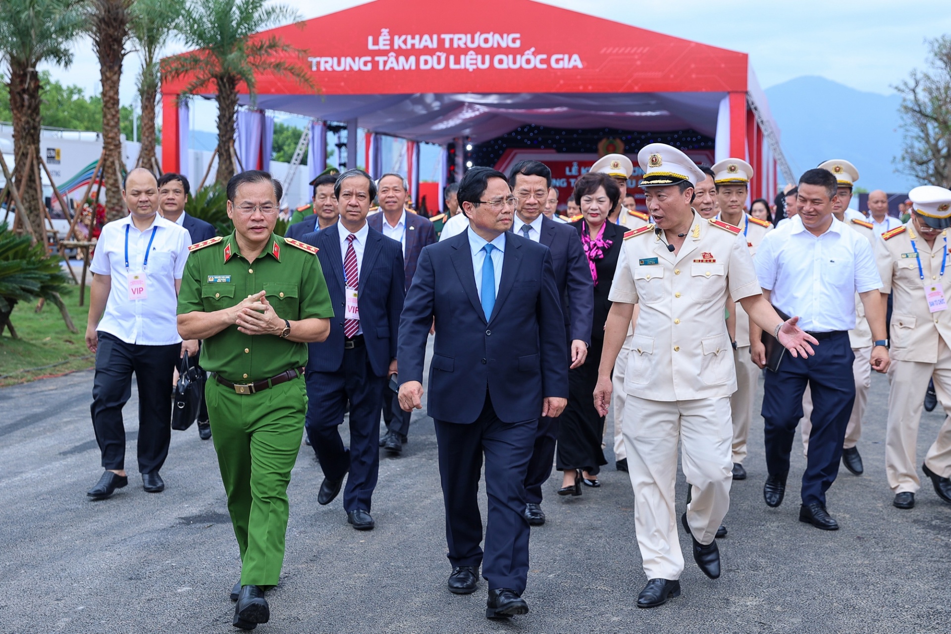 Thủ tướng Chính phủ Phạm Minh Chính tới dự Lễ khai trương Trung tâm dữ liệu quốc gia số 1 - Ảnh: VGP Thủ tướng Chính phủ Phạm Minh Chính tới dự Lễ khai trương Trung tâm dữ liệu quốc gia số 1 - Ảnh: VGP