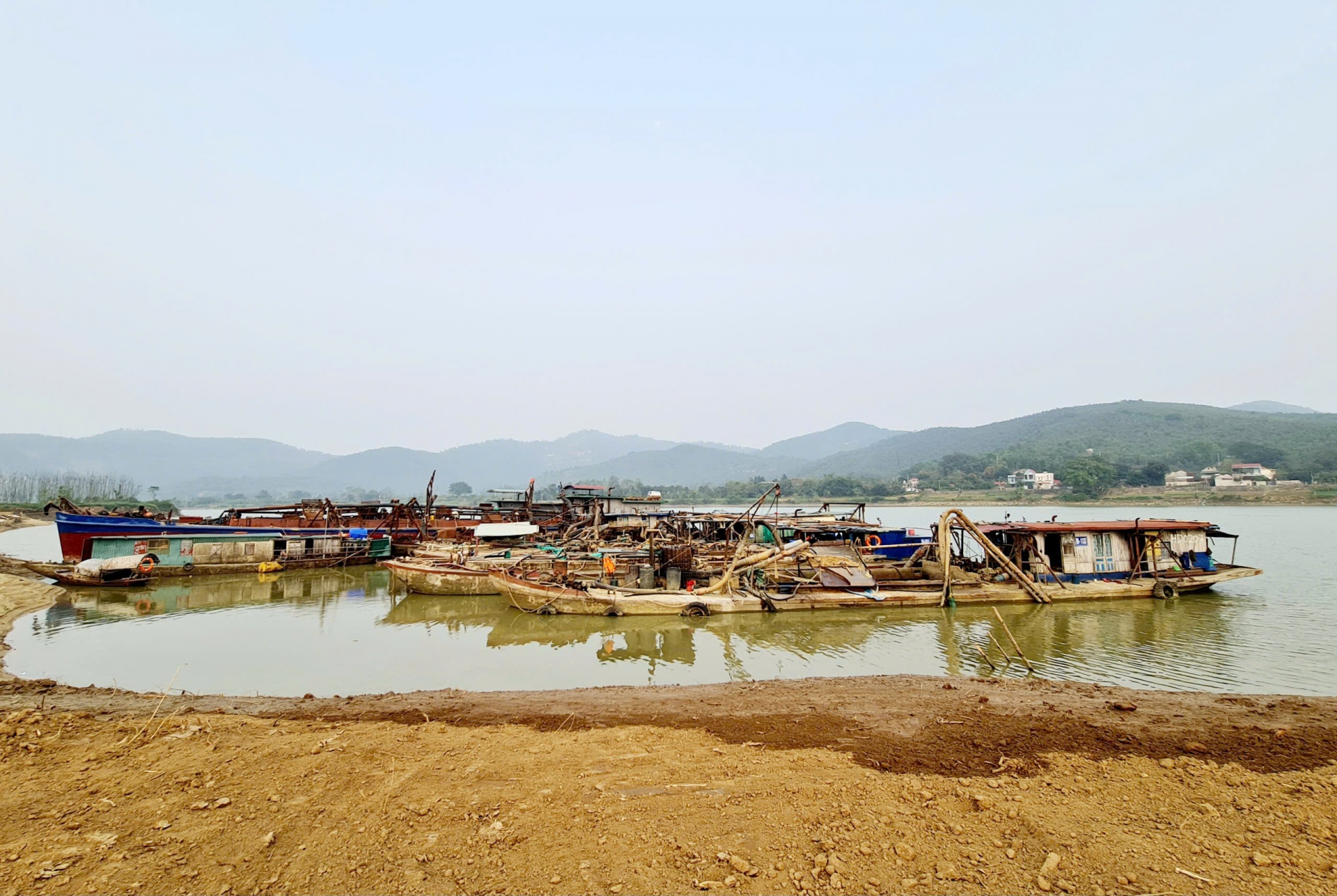 Toàn tỉnh Thanh Hóa hiện còn 03 mỏ cát đang hoạt động với tổng trữ lượng cộng lại khoảng 1,2 triệu m3. tổng công suất là 95.000 m3/năm.