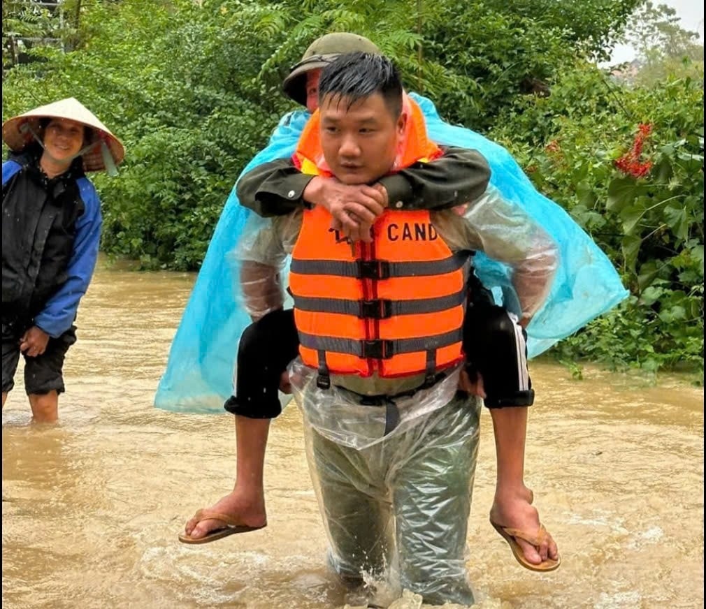 80 năm Công an nhân dân Việt Nam với sự nghiệp xây dựng và phát triển kinh tế - xã hội của đất nước 80 năm Công an nhân dân Việt Nam với sự nghiệp xây dựng và phát triển kinh tế - xã hội của đất nước