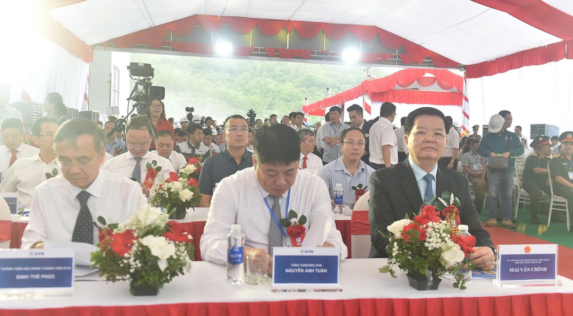 Phó Thủ tướng Mai Văn Chính dự Lễ khánh thành, phát điện Tổ máy số 1, Dự án Nhà máy Thủy điện Hòa Bình mở rộng tại tỉnh Phú Thọ - Ảnh: VGP Phó Thủ tướng Mai Văn Chính dự Lễ khánh thành, phát điện Tổ máy số 1, Dự án Nhà máy Thủy điện Hòa Bình mở rộng tại tỉnh Phú Thọ - Ảnh: VGP