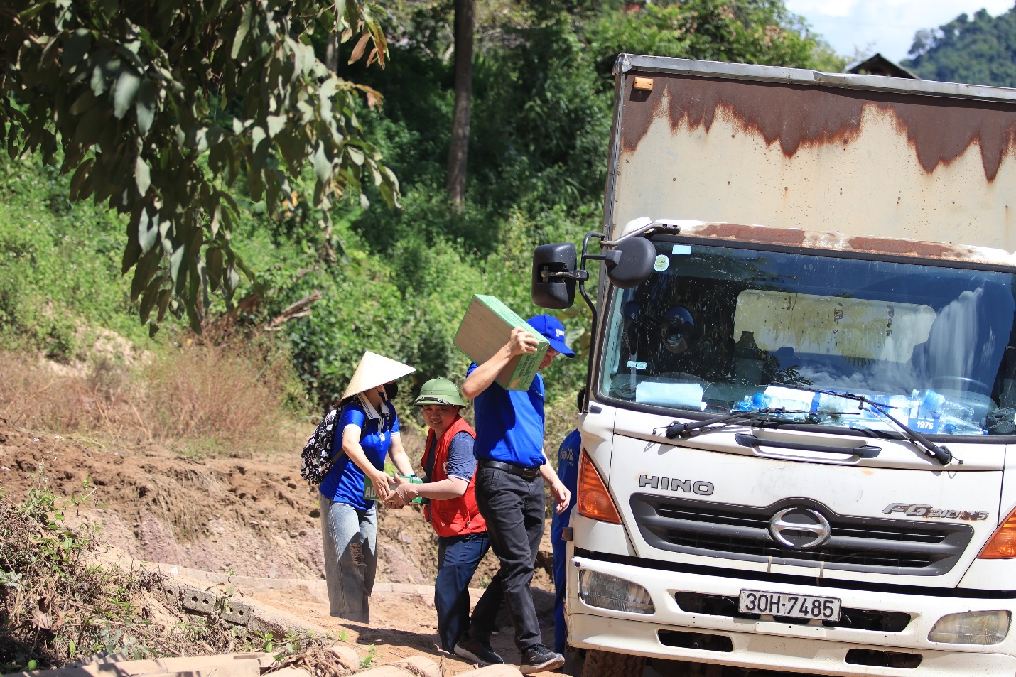 Vinamilk hỗ trợ đồng bào Nghệ An khắc phục hậu quả thiên tai Vinamilk hỗ trợ đồng bào Nghệ An khắc phục hậu quả thiên tai