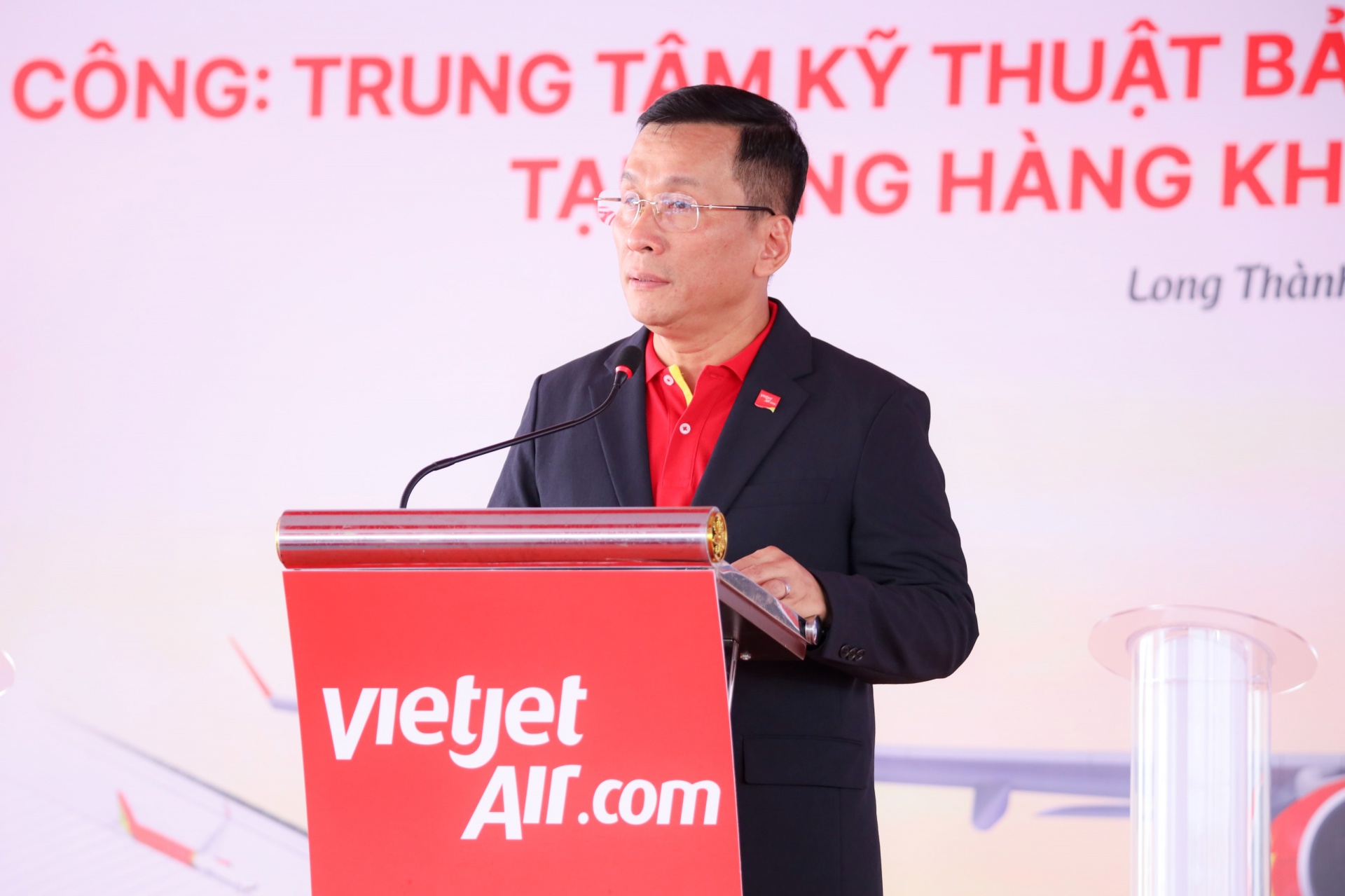 Tổng Giám đốc Vietjet Đinh Việt Phương phát biểu công bố lễ khởi công Trung tâm Kỹ thuật Bảo dưỡng Tàu bay tại Long Thành