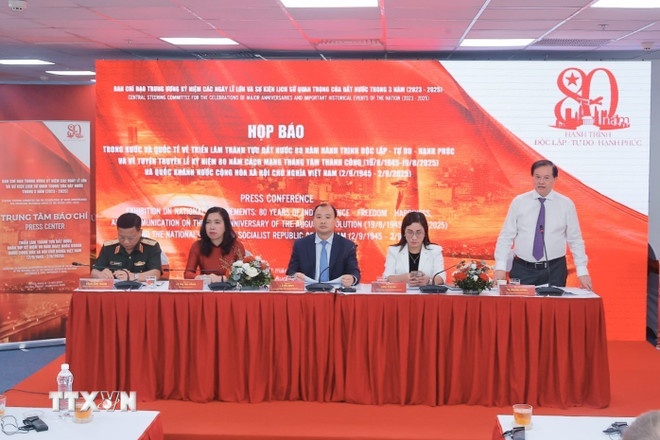 Thứ trưởng Bộ Văn hóa, Thể thao và Du lịch Tạ Quang Đông trả lời báo chí tại Họp báo. (Ảnh: TTXVN) Thứ trưởng Bộ Văn hóa, Thể thao và Du lịch Tạ Quang Đông trả lời báo chí tại Họp báo. (Ảnh: TTXVN)