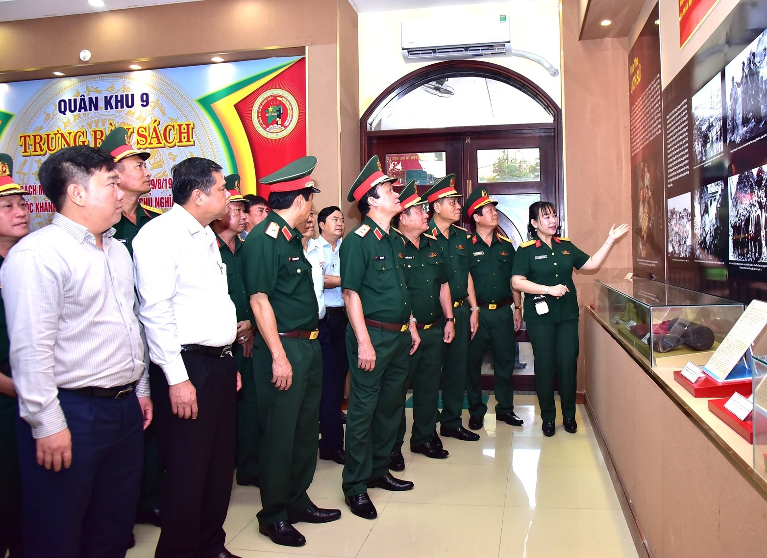 Triển lãm chuyên đề “Cách mạng Tháng Tám - mốc son lịch sử”