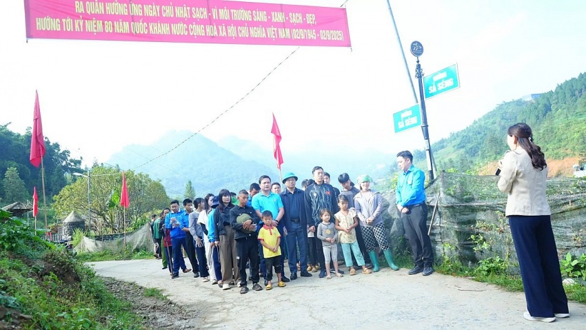 Sa Pa – Lào Cai: Gần 100 cán bộ và nhân dân hưởng ứng “Ngày chủ nhật sạch – vì môi trường xanh, sạch, đẹp” hướng tới kỷ niệm 80 năm Quốc khánh 2/9 Sa Pa – Lào Cai: Gần 100 cán bộ và nhân dân hưởng ứng “Ngày chủ nhật sạch – vì môi trường xanh, sạch, đẹp” hướng tới kỷ niệm 80 năm Quốc khánh 2/9