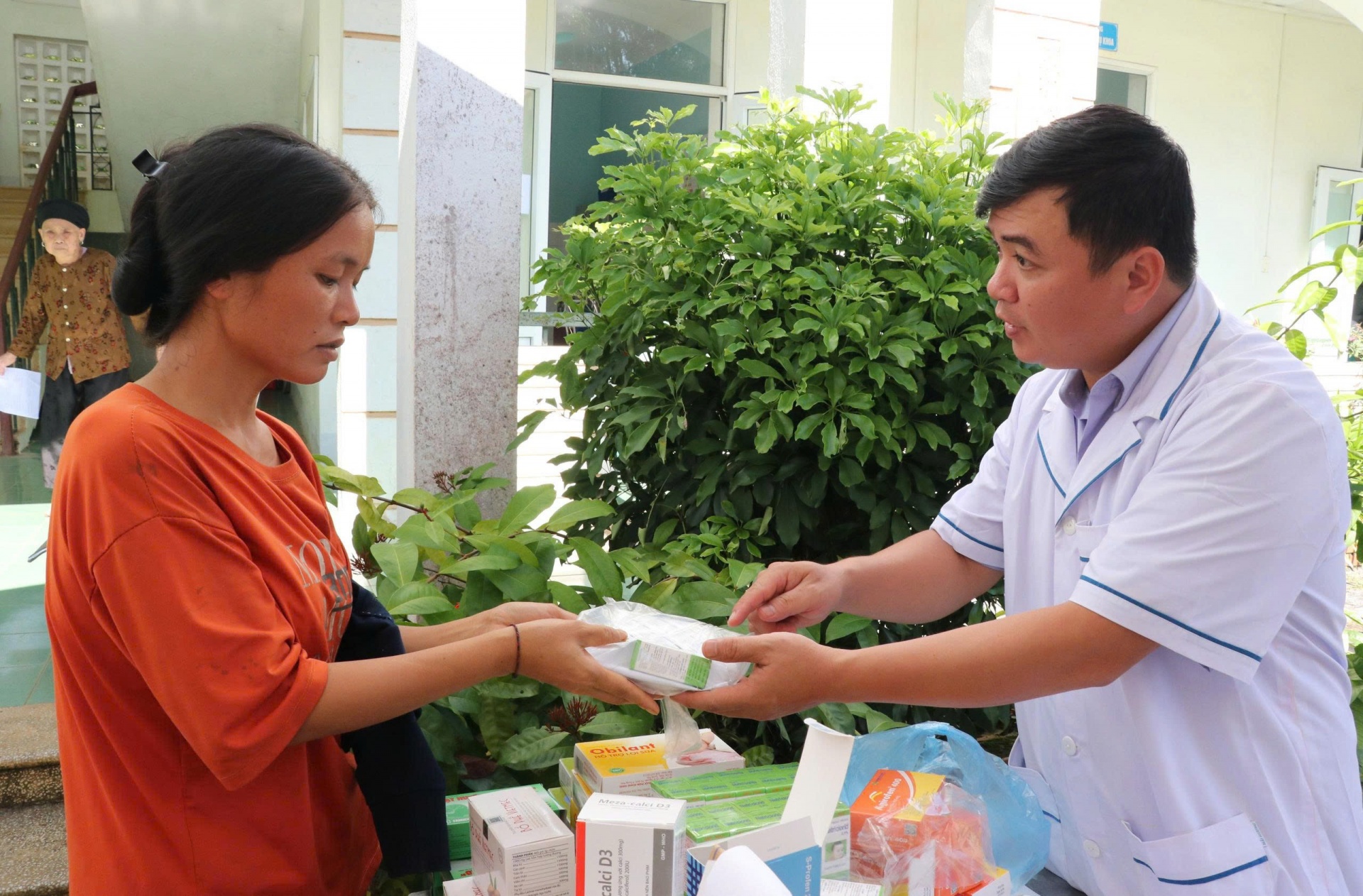 Ngành Y tế tỉnh Tuyên Quang: Khám bệnh miễn phí và chuyển đổi số y tế về tận bản làng