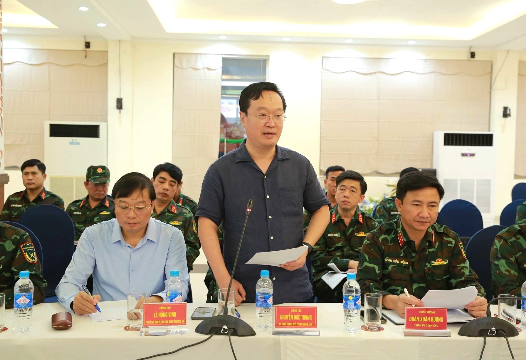 Bí thư Tỉnh ủy Nghệ An Nguyễn Đức Trung phát biểu tại cuộc họp. Bí thư Tỉnh ủy Nghệ An Nguyễn Đức Trung phát biểu tại cuộc họp.