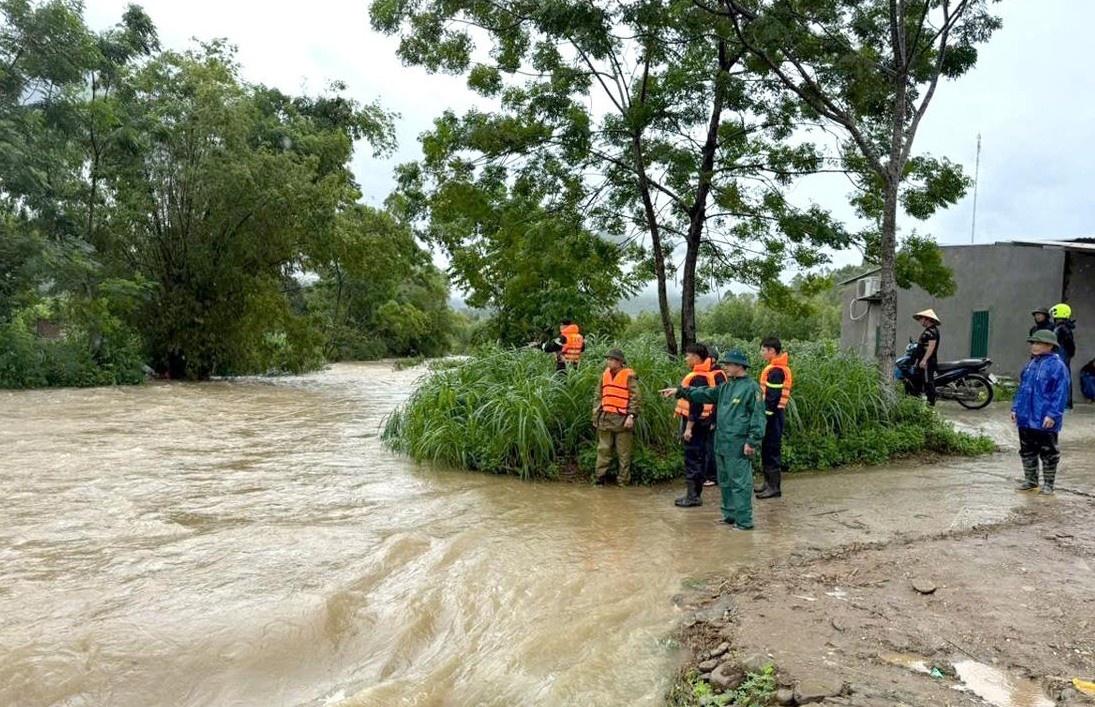 undefined Tuyên Quang: Ảnh hưởng cơn bão số 5, một phụ nữ bị cuốn trôi