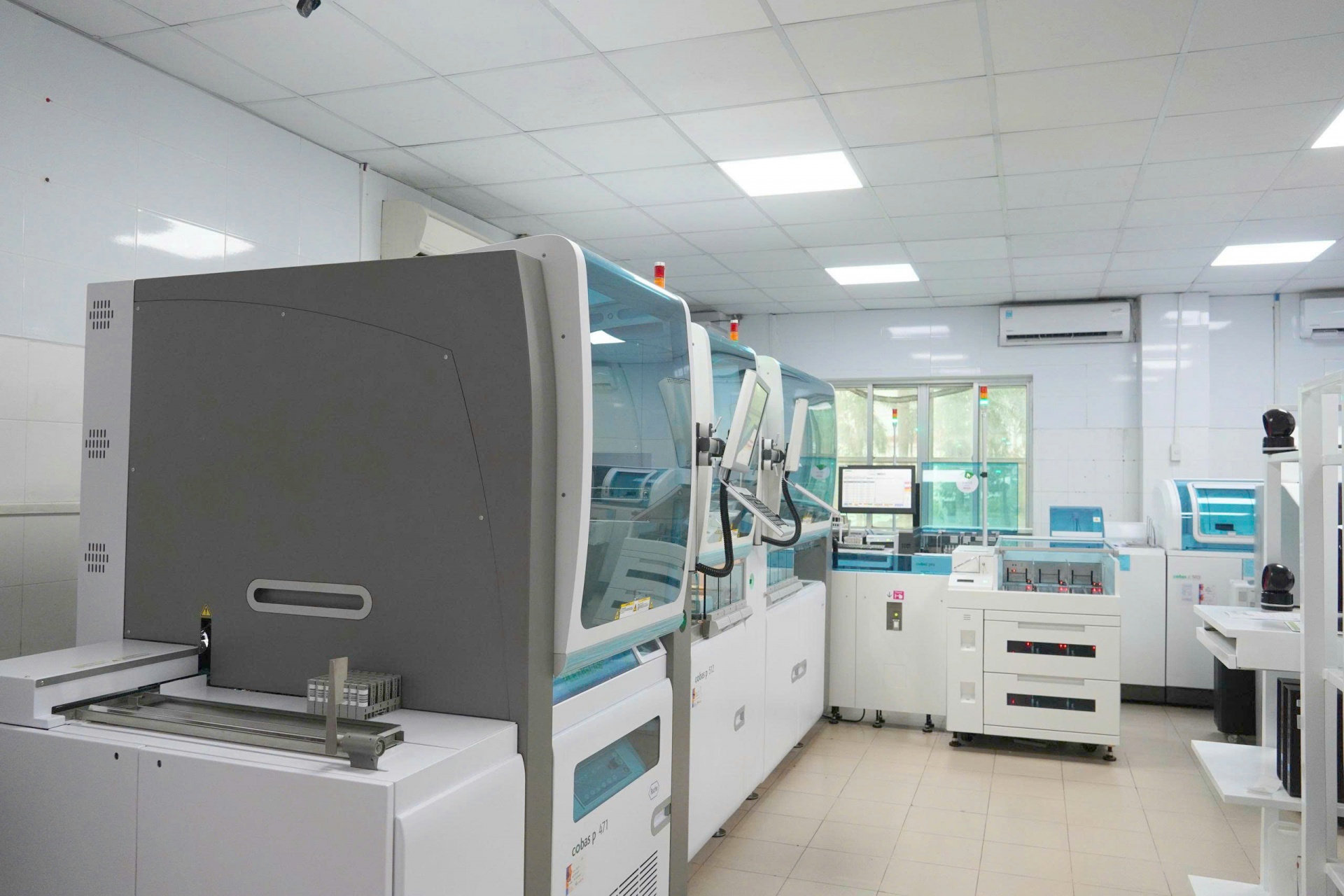 Vận hành hệ thống tự động hóa xét nghiệm, phục vụ người dân ĐBSCL