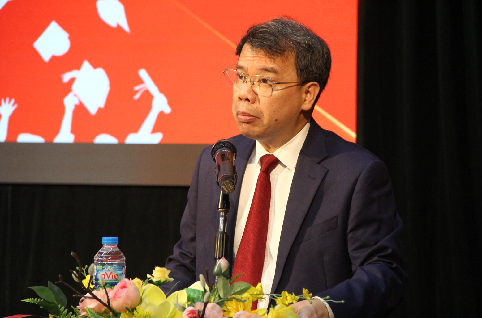 PGS.TS Nguyễn Quốc Huy – Giám đốc Học viện Y – Dược học cổ truyền Việt Nam phát biểu tại Lễ tốt nghiệp PGS.TS Nguyễn Quốc Huy – Giám đốc Học viện Y – Dược học cổ truyền Việt Nam phát biểu tại Lễ tốt nghiệp