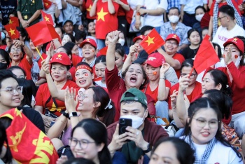 Tặng 100.000 đồng/người cho toàn dân ăn Tết Độc lập