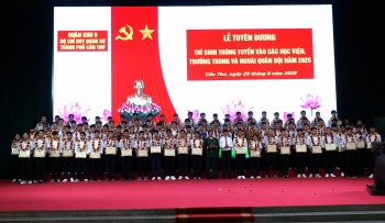 Cần Thơ: Tuyên dương 230 thí sinh trúng tuyển vào các học viện, trường trong và ngoài Quân đội