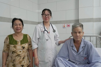 cuu song benh nhan thoat khoi cua tu nho can thiep tac mach phe quan