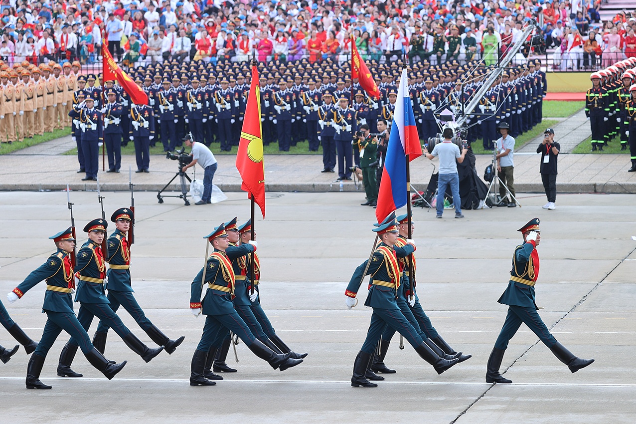 Đội hình quân đội Liên bang Nga - Ảnh: VGP Đội hình quân đội Liên bang Nga - Ảnh: VGP