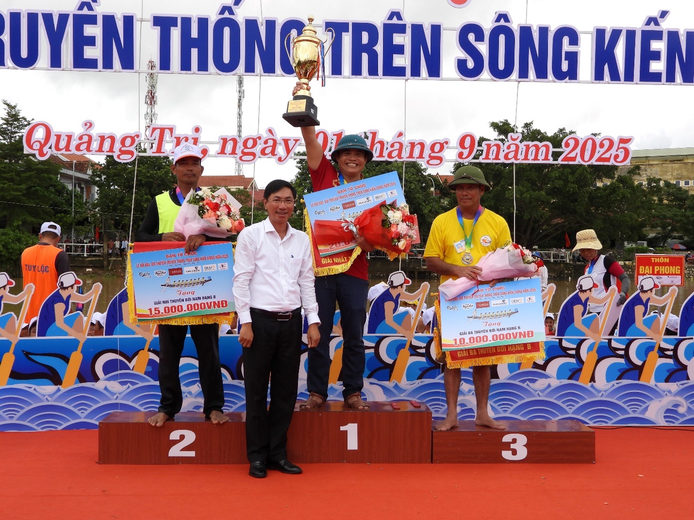 Đặc sắc Lễ hội đua, bơi thuyền truyền thống trên sông Kiến Giang chào mừng 80 năm Quốc khánh 2/9 Đặc sắc Lễ hội đua, bơi thuyền truyền thống trên sông Kiến Giang chào mừng 80 năm Quốc khánh 2/9