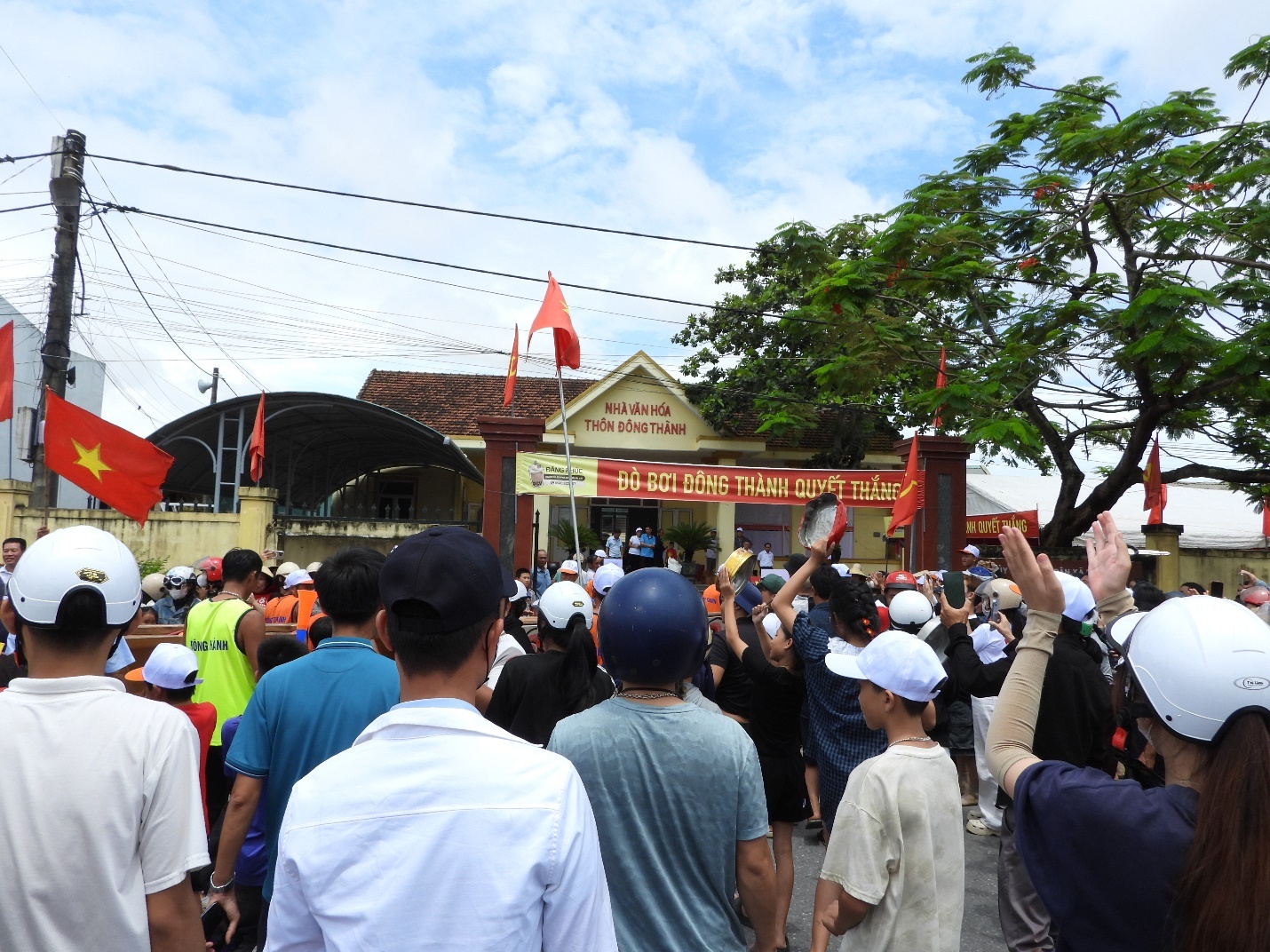 Đặc sắc Lễ hội đua, bơi thuyền truyền thống trên sông Kiến Giang chào mừng 80 năm Quốc khánh 2/9 Đặc sắc Lễ hội đua, bơi thuyền truyền thống trên sông Kiến Giang chào mừng 80 năm Quốc khánh 2/9