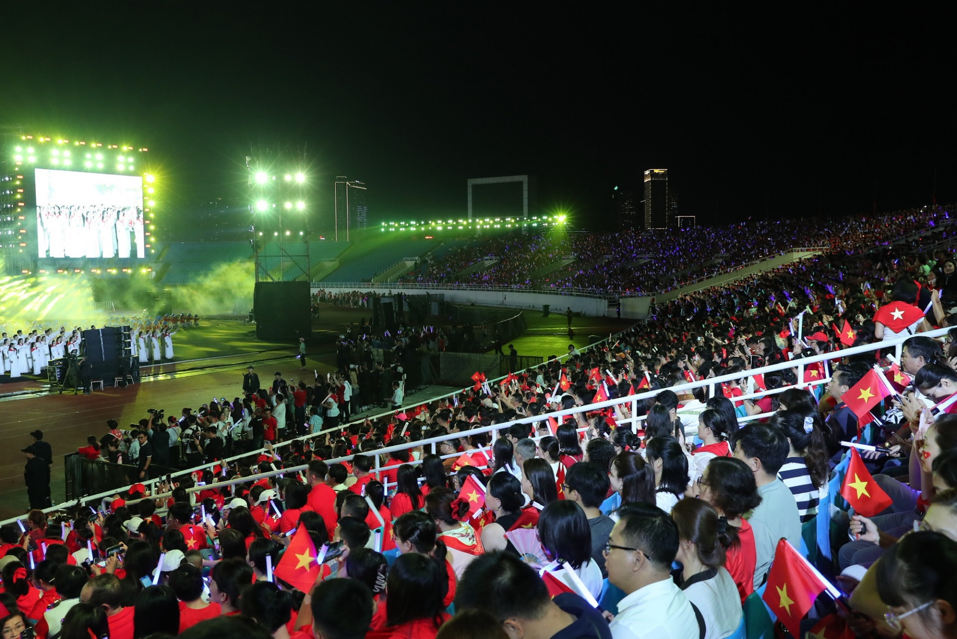   Chương trình đón khoảng 20.000 khán giả. (Ảnh: Trần Huấn)