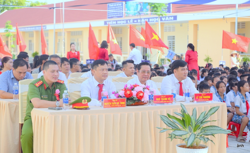 Hơn 654 ngàn học sinh ở Cần Thơ phấn khởi trong không khí khai giảng năm học mới