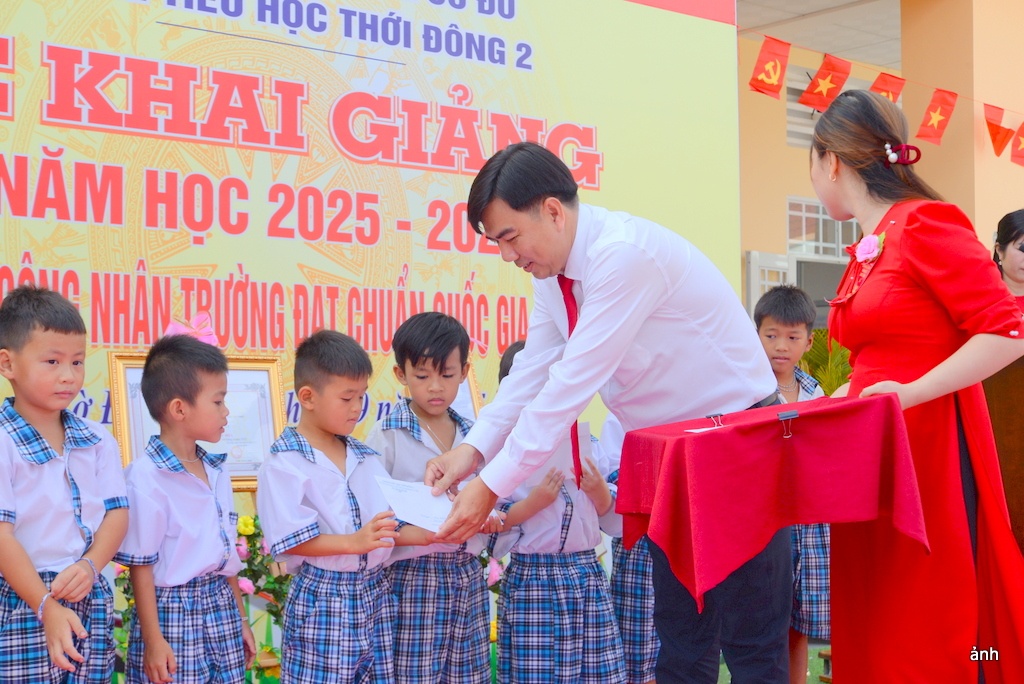 Hơn 654 ngàn học sinh ở Cần Thơ phấn khởi trong không khí khai giảng năm học mới