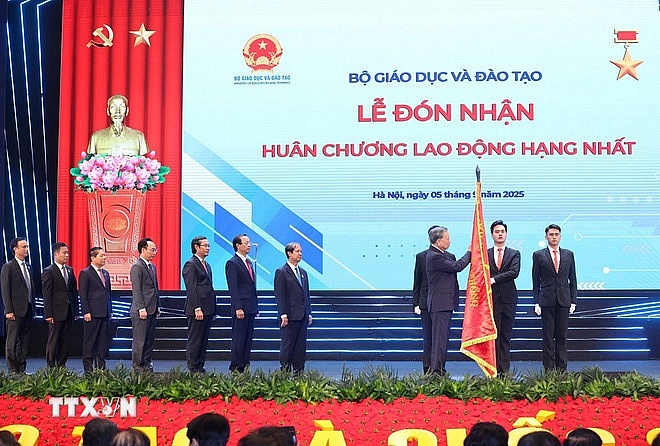 Tổng Bí thư Tô Lâm: Không áp đặt những chuẩn mực cũ cho nền giáo dục hiện đại