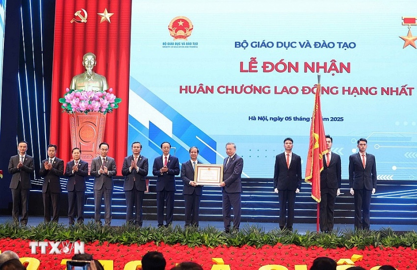 Tổng Bí thư Tô Lâm: Không áp đặt những chuẩn mực cũ cho nền giáo dục hiện đại