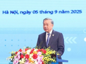 Tổng Bí thư Tô Lâm: Không áp đặt những chuẩn mực cũ cho nền giáo dục hiện đại