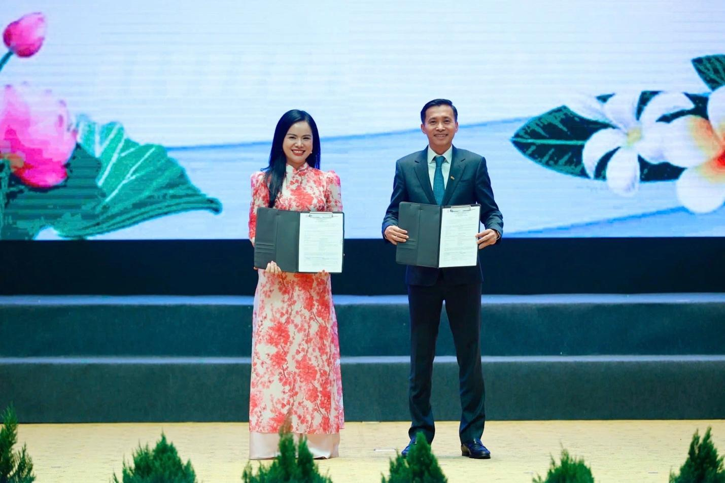 T&T Group hoàn thành đường dây truyền tải điện gió Savan 1 về Việt Nam trước Đại lễ A80