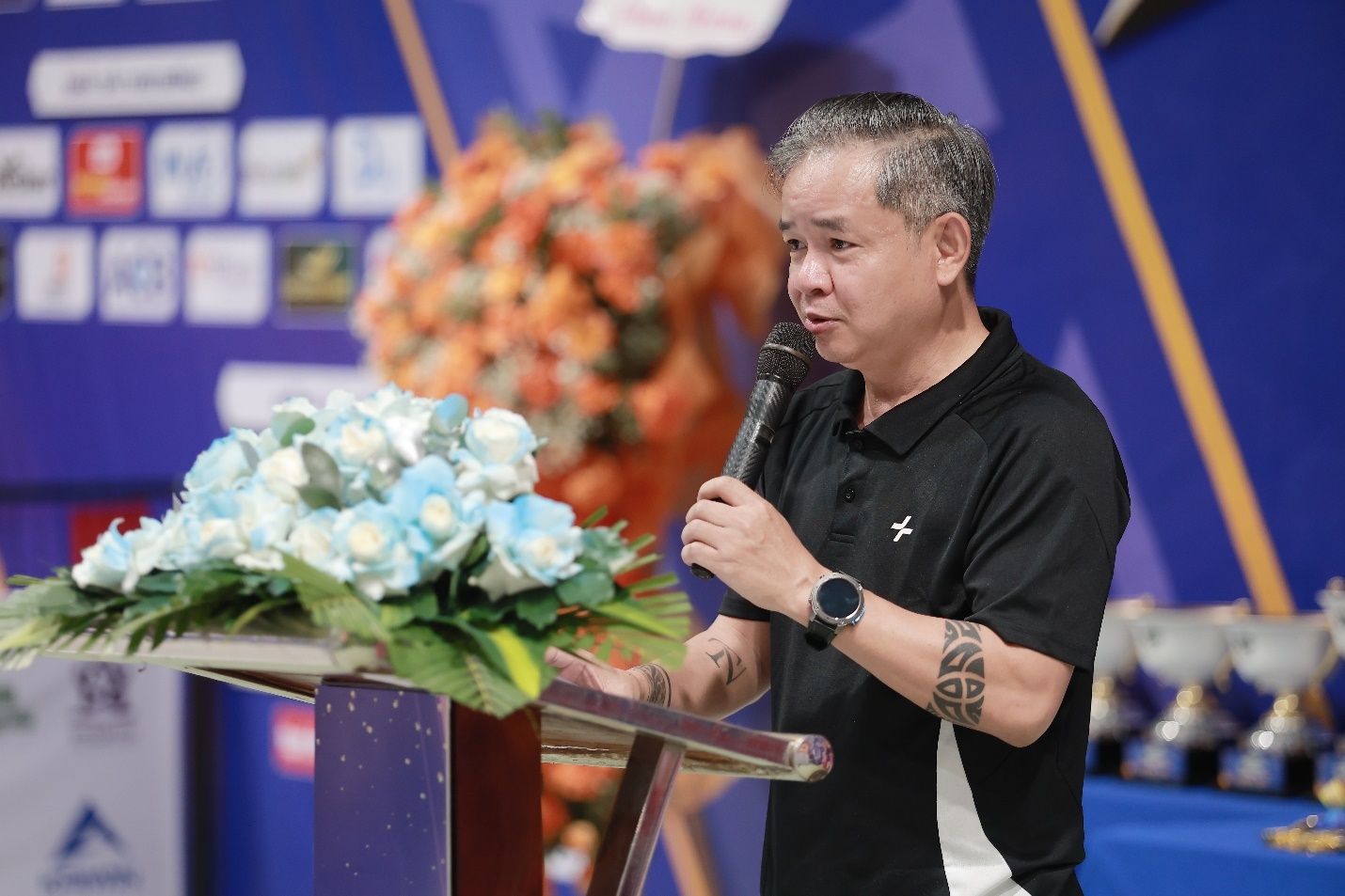 Ông Trần Thiệu Nhã – Chủ tịch Hội Doanh nhân trẻ tỉnh Đắk Lắk khóa VIII, Phó Chủ tịch Thường trực Hội sau sáp nhập, Nhà tài trợ chính của giải – phát biểu tại lễ khai mạc. Ông Trần Thiệu Nhã – Chủ tịch Hội Doanh nhân trẻ tỉnh Đắk Lắk khóa VIII, Phó Chủ tịch Thường trực Hội sau sáp nhập, Nhà tài trợ chính của giải – phát biểu tại lễ khai mạc.