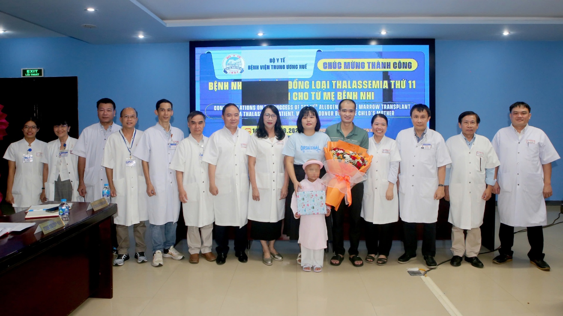 Bệnh nhi xuất viện sau 28 ngày ghép tủy. Bệnh nhi xuất viện sau 28 ngày ghép tủy.