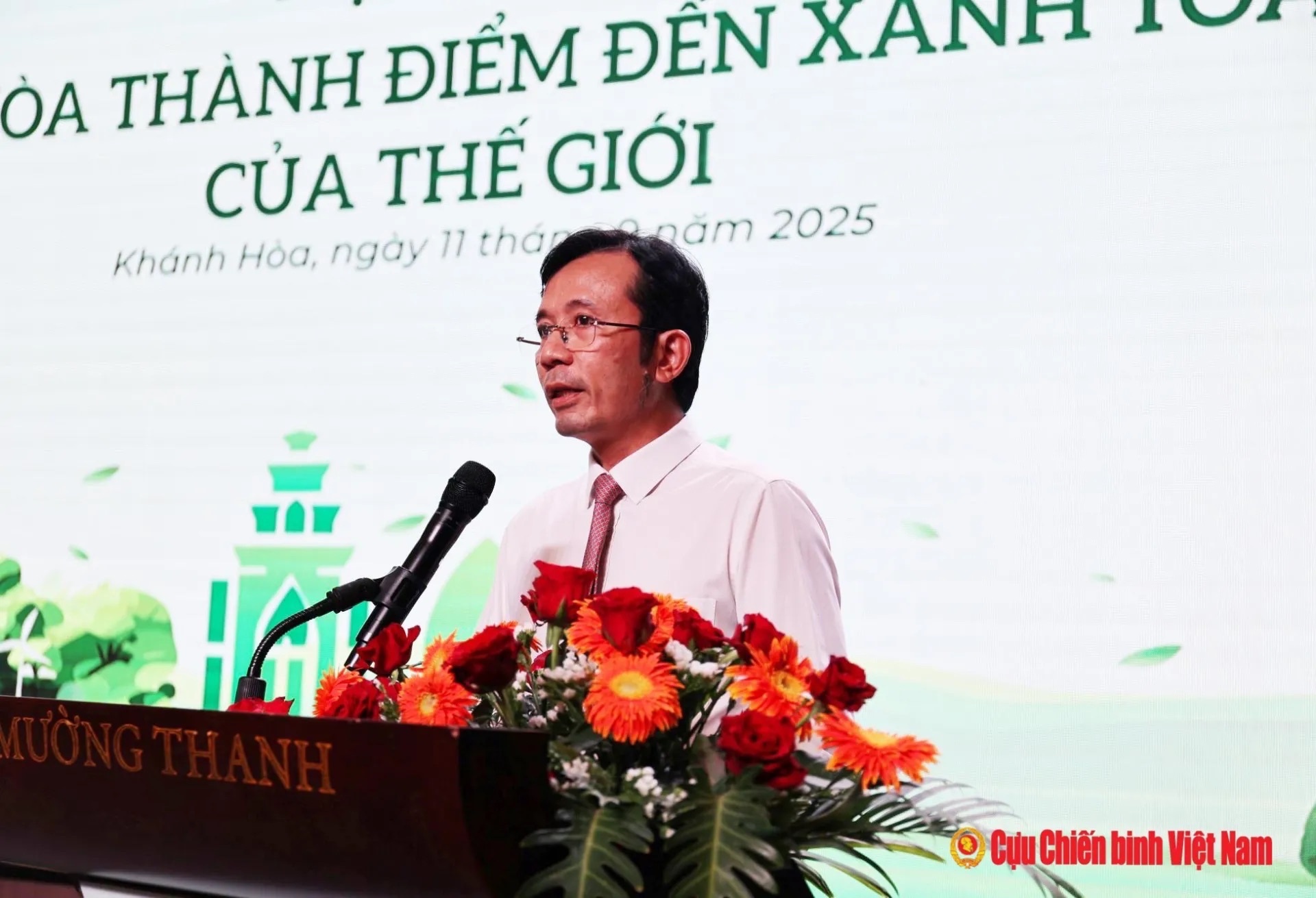 Nhà báo Trần Xuân Toàn phát biểu tại hội thảo. Nhà báo Trần Xuân Toàn phát biểu tại hội thảo.