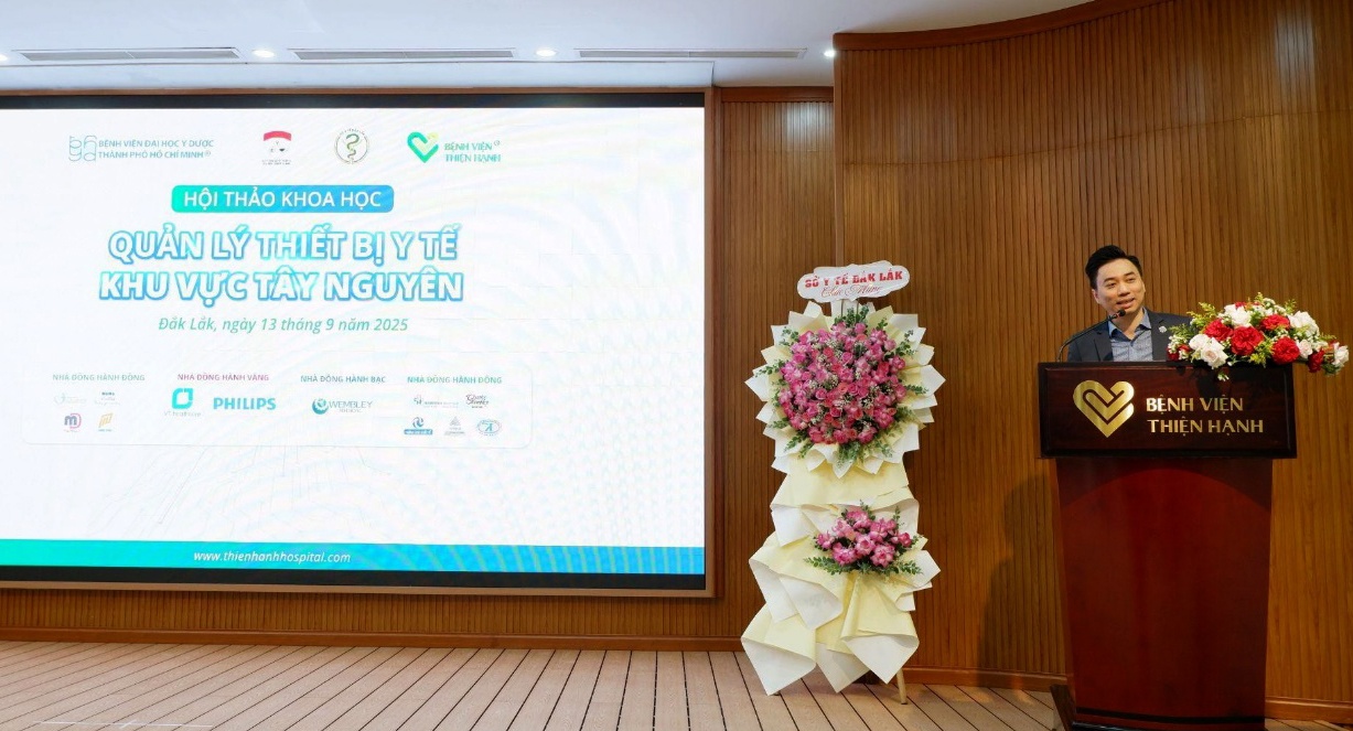 Tại hội thảo, PGS.TS.BS Nguyễn Hữu Thịnh – Trưởng phòng Vật tư thiết bị, Bệnh viện Đại học Y Dược TP.HCM – chia sẻ kinh nghiệm thực tiễn.