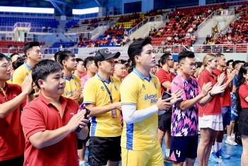 Gần 600 “chiến binh bầu trời” Vietjet tranh tài thể thao và hành động vì môi trường biển