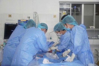 Áp dụng kỹ thuật Hybrid ECMO (VV-AV ECMO) cứu sống bệnh nhân sốc nhiễm trùng, viêm phổi suy hô hấp cấp tiến triển