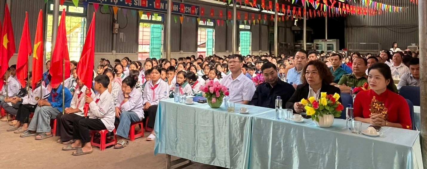 Tìa Dình: Pháo đài tri thức kiên cường nơi cực Tây Tổ quốc