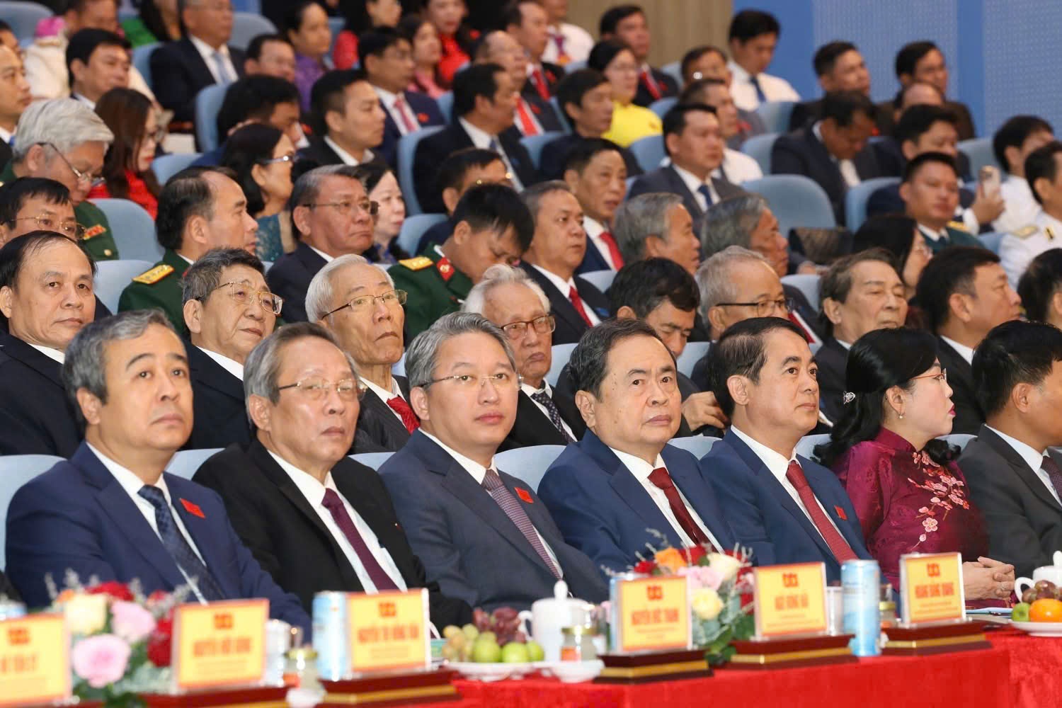 Xây dựng Khánh Hòa phát triển mạnh mẽ, toàn diện, giàu bản sắc, cùng đất nước bước vào kỷ nguyên mới Xây dựng Khánh Hòa phát triển mạnh mẽ, toàn diện, giàu bản sắc, cùng đất nước bước vào kỷ nguyên mới