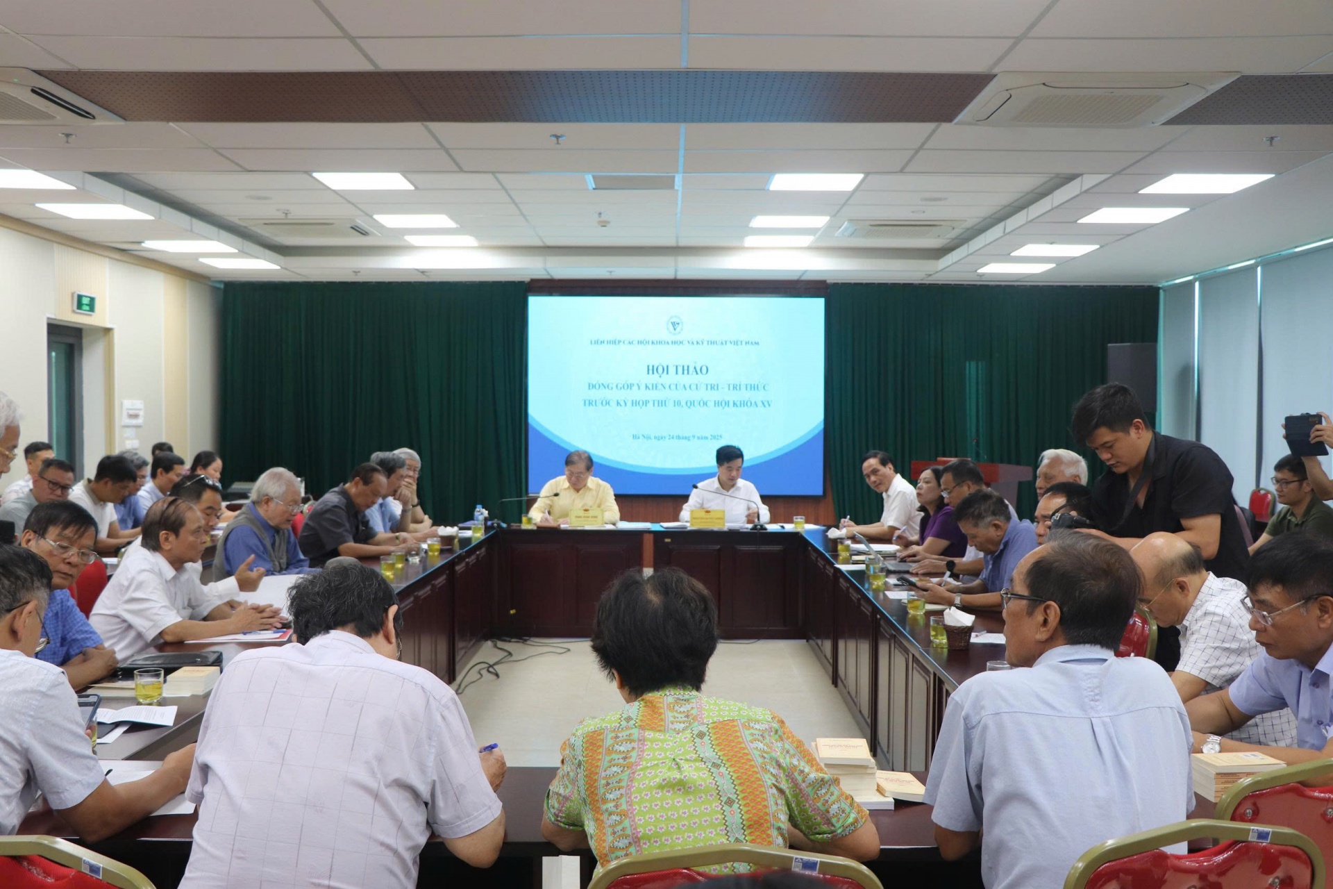 Quang cảnh hội thảo