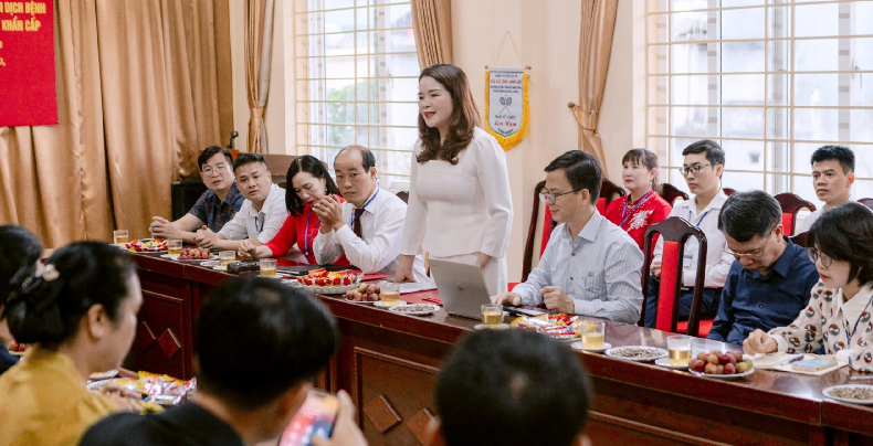 Lãnh đạo Trung tâm Y tế khu vực Sa Pa chia sẻ kinh nghiệm trong ứng phó với dịch bệnh.