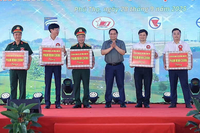 Phú Thọ: Khánh thành cầu Phong Châu - Cây cầu chiến lược trong lòng nhân dân