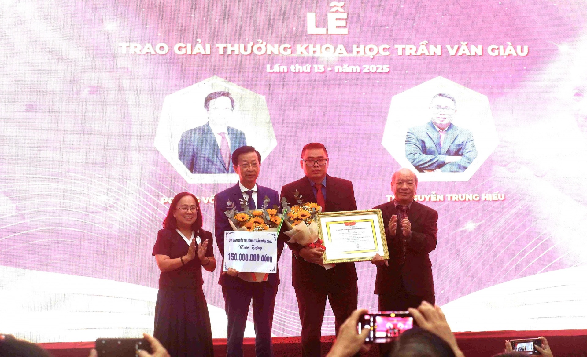 Trường Đại học An Giang có 2 giáo viên đạt Giải thưởng khoa học Trần Văn Giàu