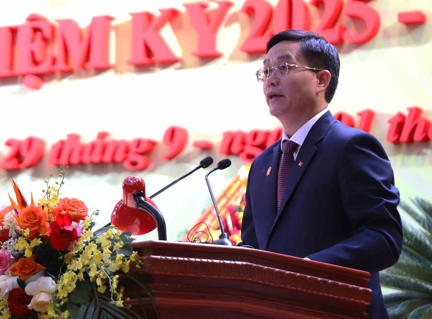 Ông Nguyễn Đình Trung phát biểu tại Đại hội Đảng bộ tỉnh Đắk Lắk lần thứ I, nhiệm kỳ 2025 – 2030, với cương vị Bí thư Tỉnh ủy